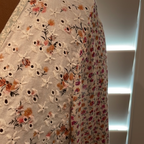 American Eagle top - Picture 3 of 7